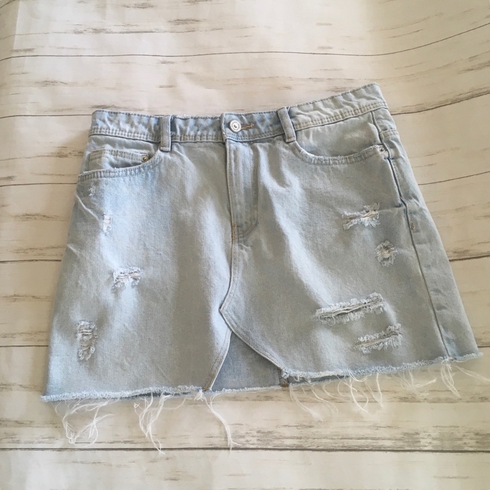 Zara Distressed jean skirt! Size medium